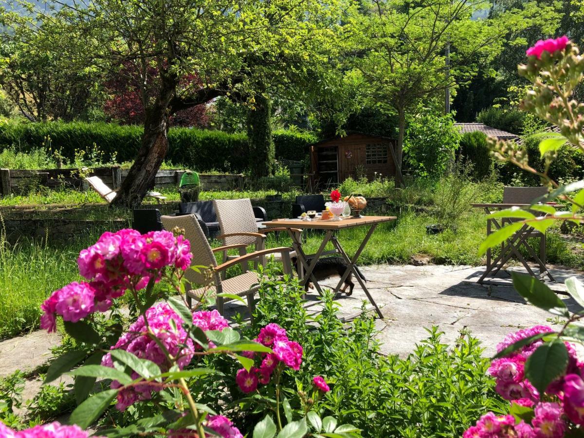 La Maison Des Copains Bed and breakfast *